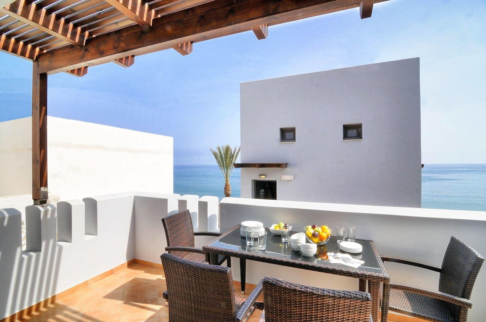 Myrtos Mare Suites Екстериор снимка