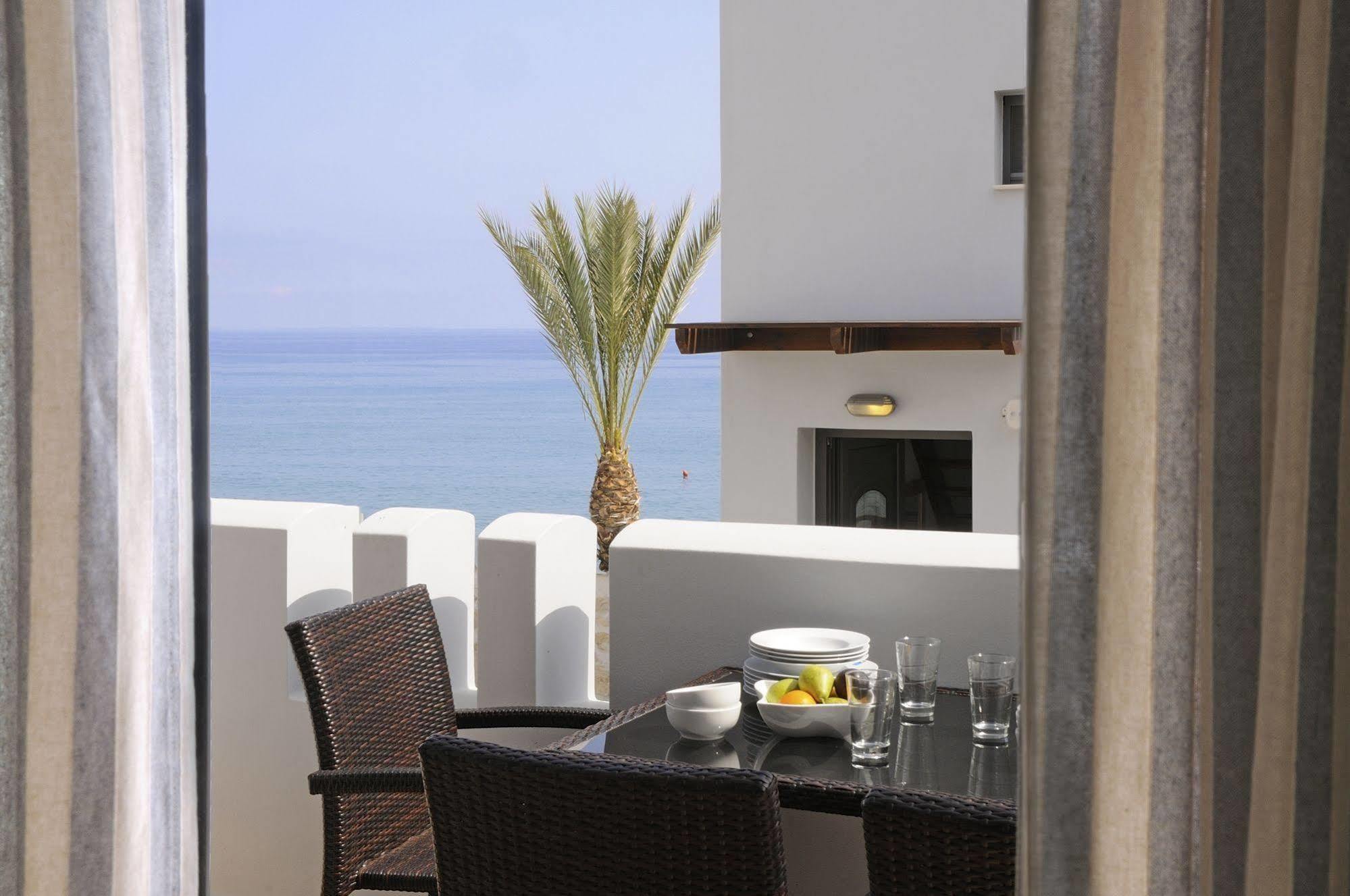 Myrtos Mare Suites Екстериор снимка
